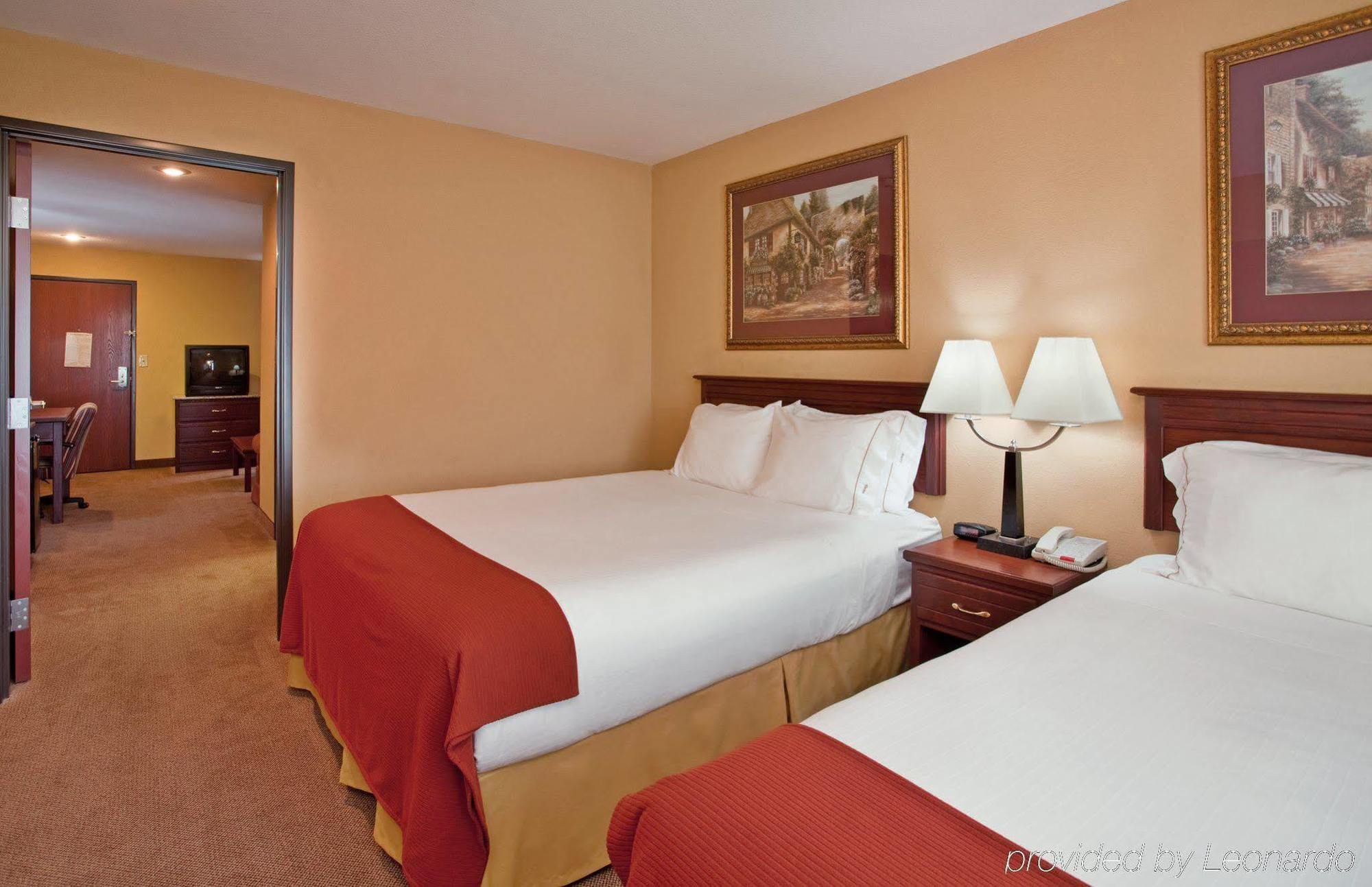 Holiday Inn Express Hotel & Suites Maryville By Ihg Номер фото